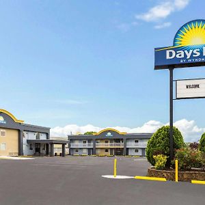 Days Inn By Wyndham Абърдийн Exterior photo