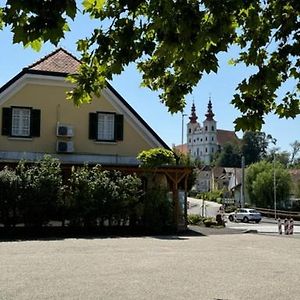 Nastanitev Na Gricu Hotel Sveta Trojica v Slovenskih Goricah Exterior photo