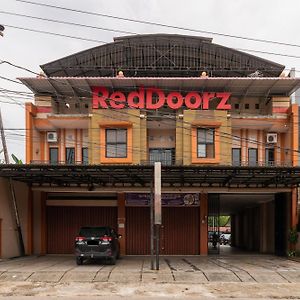 Reddoorz Syariah Near Universitas Putra Indonesia Padang Hotel Exterior photo