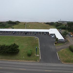 Tillicum Beach Motel - Formerly Deane'S Oceanfront Lodge Яхатс Exterior photo