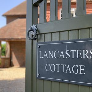 Lancasters Cottage Хоршъм Exterior photo