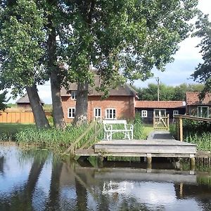 6 Bed In Wroxham 72652 Villa Hoveton Exterior photo