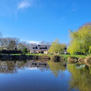 Le Domaine Des Sources Bed & Breakfast Landévant Exterior photo