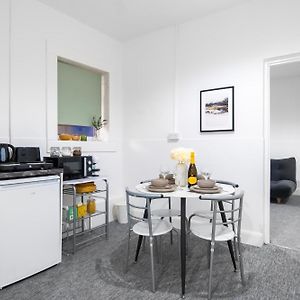 Livestay Affordable En-Suite Studio Rooms In London, N14 East Barnet Exterior photo