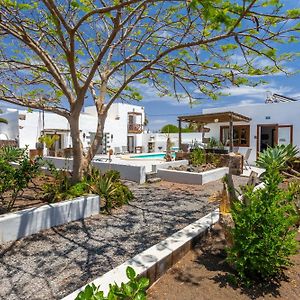 Bodega Botanica - Shared Pool - Central Island Location - 10 Mins Drive To Famara And La Santa Apartment Tiagua Exterior photo