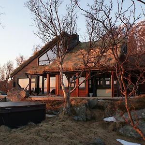 Amazing Cabin In Spectacular Lyngen Villa Russelv Exterior photo