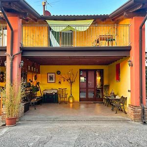 B&B La Cascina Di Alice Кастельони деле Стивиере Exterior photo