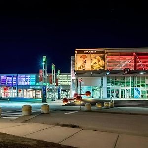 Cozy Haven Near Olympic Park, Pac-Man Arcade Game Apartment Монреал Exterior photo