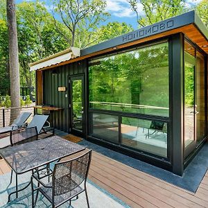 Modern Riverside Cabin W Hot Tub Fire Pit Kayaks Villa Rileyville Exterior photo