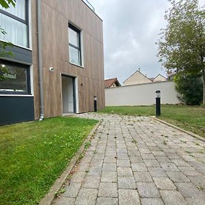 Duplex Neuf 90 M2 - 3 Chambres, Avec Jardin A Сартрувил Exterior photo