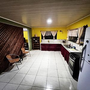 Coconut Casa 10 Min From La Fortuna With Ac - Fast Wi-Fi - Private Parking In A Friendly Neighborhood Apartment Exterior photo