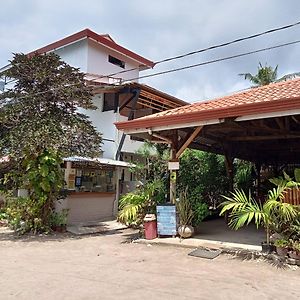 Sunday Flower Hotel And Beach Resort Pooc Exterior photo