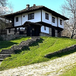 Къща за гости Иван Карадимитров Hotel Боженци Exterior photo