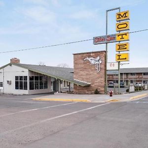 Silver Spur Motel Бърнс Exterior photo