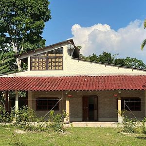 Casa Alojamiento La Cascina Hotel Икитос Exterior photo