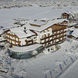 Daskaiser - Dein Gartenhotel In Tirol Ебс Exterior photo