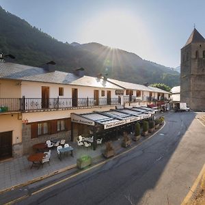 Hostal Los Valles Hotel Биелса Exterior photo