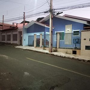 Casa Com 3 Suites ,Duas Vagas De Garagem E Churrasqueira Em Itarare Sp Exterior photo