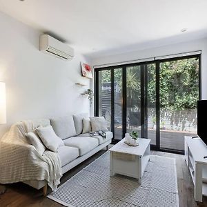 Hidden Gem In Mckinnon Apartment By Ready Set Host Мелбърн Exterior photo