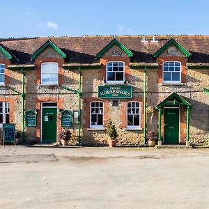 The Three Horseshoes Inn Брайдпорт Exterior photo