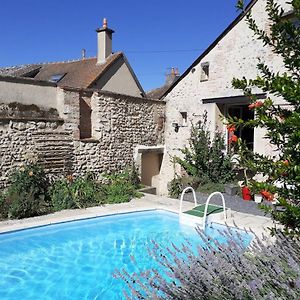 Chambre Quadruple Avec Piscine Au Bord De La Loire - Fr-1-590-474 Bed & Breakfast Ousson-sur-Loire Exterior photo