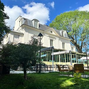 Il Maestro - Hotel Restaurant Du Chateau Écouen Exterior photo