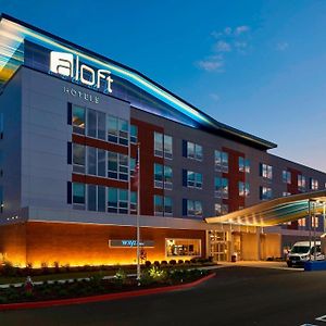 Aloft Cleveland Airport Hotel Северен Олмстед Exterior photo