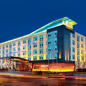 Aloft Montreal Airport Hotel Дорвал Exterior photo