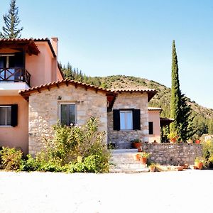 Aesthetic Delight - Stone Villa In Мистрас Exterior photo