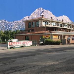 Residence La Piscina Isola del Gran Sasso dʼItalia Exterior photo