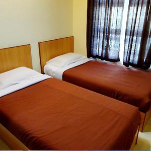 Hotel Suria Петалинг Джая Room photo