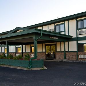 Rodeway Inn Брейнърд Exterior photo