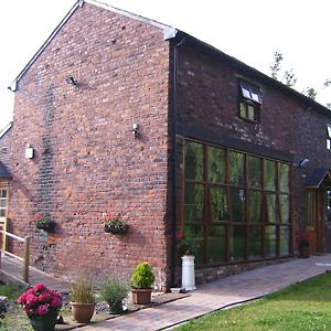 Brook Barn B&B Хейл Exterior photo