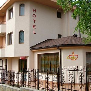 Семеен Хотел Емали 1 Hotel Банкя Exterior photo