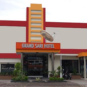 Grand Sari Hotel Паданг Exterior photo