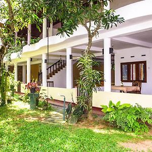 C-Lanka Guest House Алутгама Exterior photo