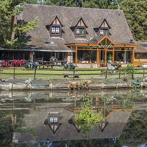 Auberge Du Bord Des Eaux - Demi-Pension Assuree Sur Reservation Hotel Сен-Аман-лез-О Exterior photo