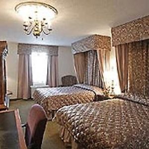 The Lodge Hotel And Conference Center Бетендорф Room photo