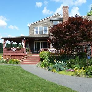 On Cranberry Pond Bed And Breakfast Мидълбъро Exterior photo