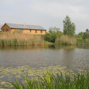 Berry Barns Villa Shebbear Exterior photo