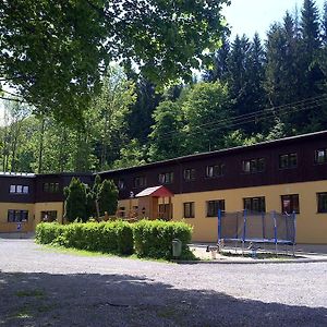 Penzion Zatisi Hotel Komorní Lhotka Exterior photo