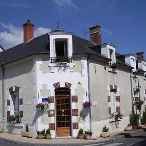 Les Glycines Bed & Breakfast Plaimpied-Givaudins Exterior photo