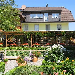 Wirtshaus Ruetihof Hotel Gränichen Exterior photo