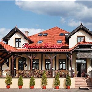 Penzion Kastiel Hotel Велкий Крътиш Exterior photo