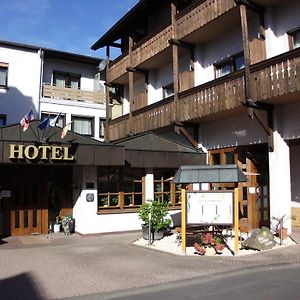 Hotel-Restaurant Zum Schwalbennest Алсфелд Exterior photo
