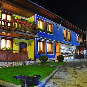 Хотел Рай Hotel Копривщица Exterior photo