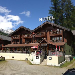 Hotel Garni Alpenhof Обервалд Exterior photo