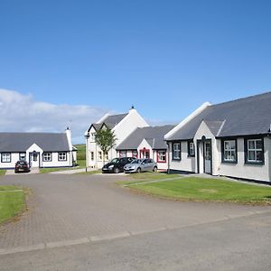 Giant'S Causeway Holiday Cottages Бушмилс Exterior photo