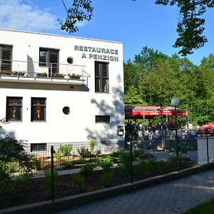 Restaurace A Penzion Zdena Bouda Hotel Hradec Králové Exterior photo