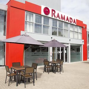 Ramada Milton Keynes Hotel Exterior photo